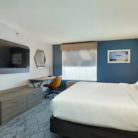 Holiday Inn Express Hotel & Suites Milwaukee-New Berlin By Ihg Exterior photo