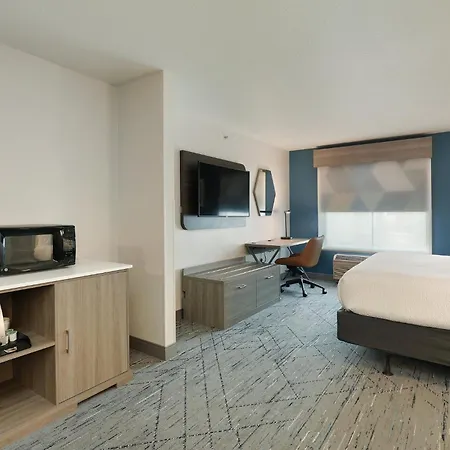 Holiday Inn Express Hotel & Suites Milwaukee-New Berlin By Ihg Exterior photo