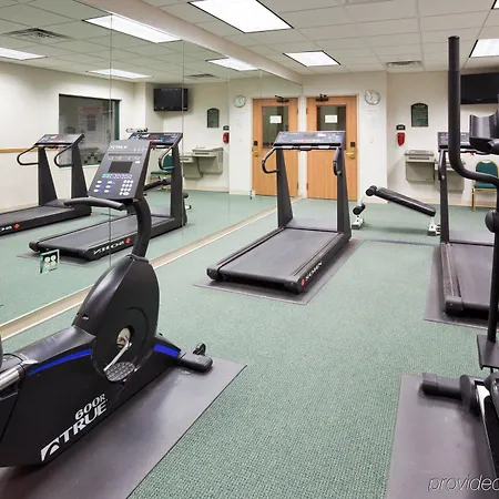Holiday Inn Express Hotel & Suites Milwaukee-New Berlin By Ihg 