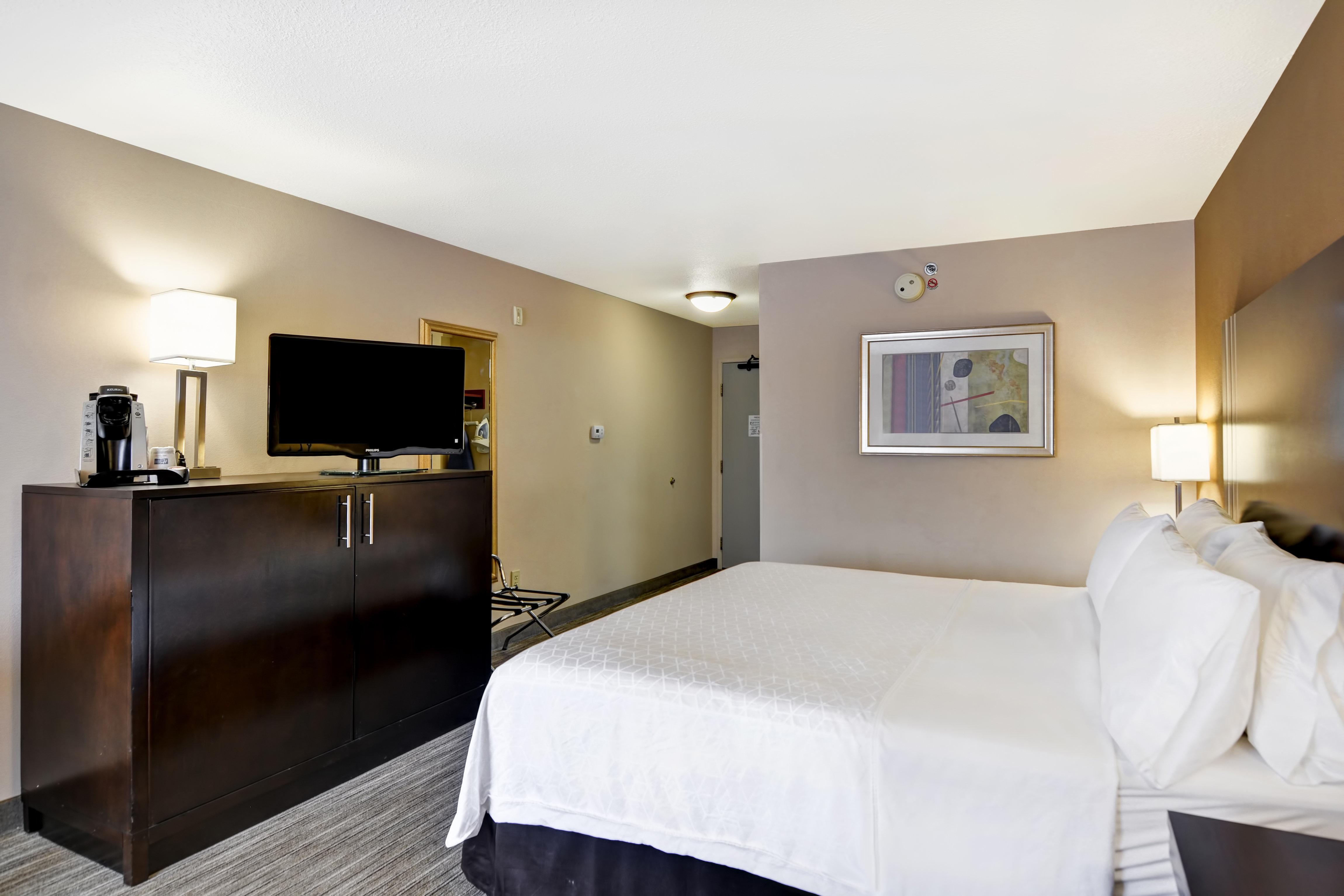 Express & Milwaukee-new Berlin By Ihg Hotel