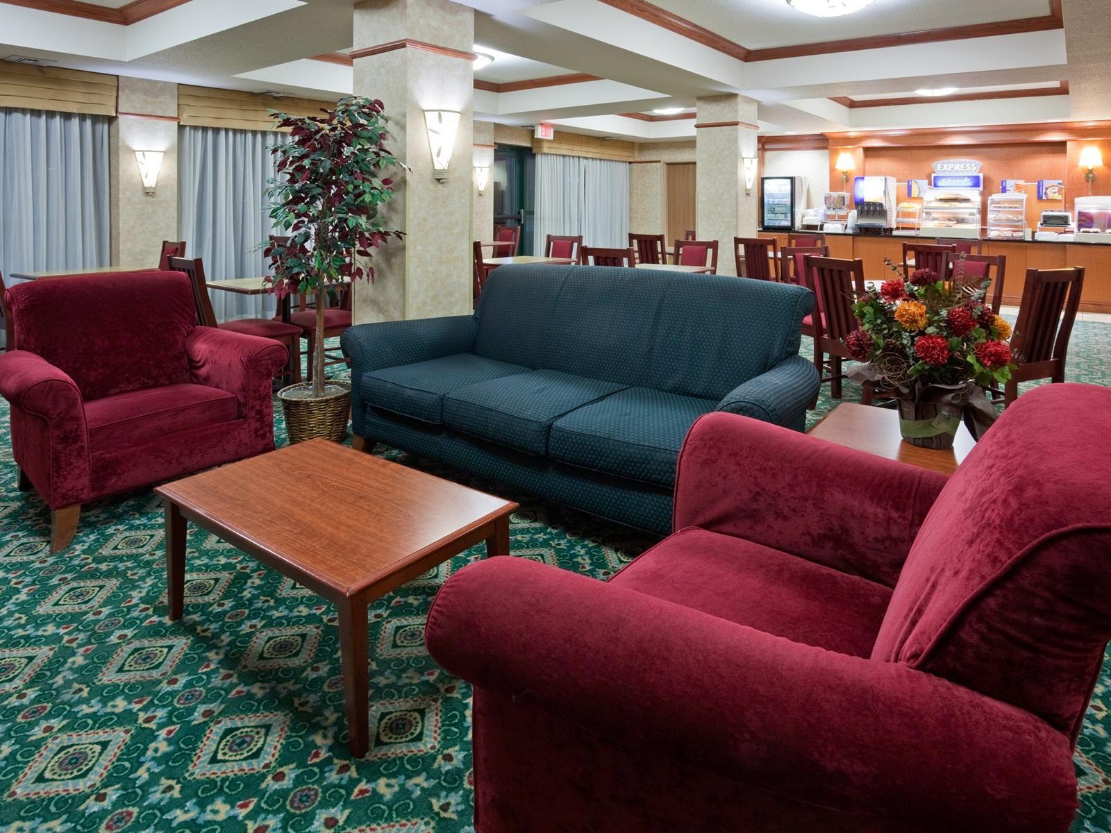 Hotel Express & Milwaukee-new Berlin By Ihg 2*