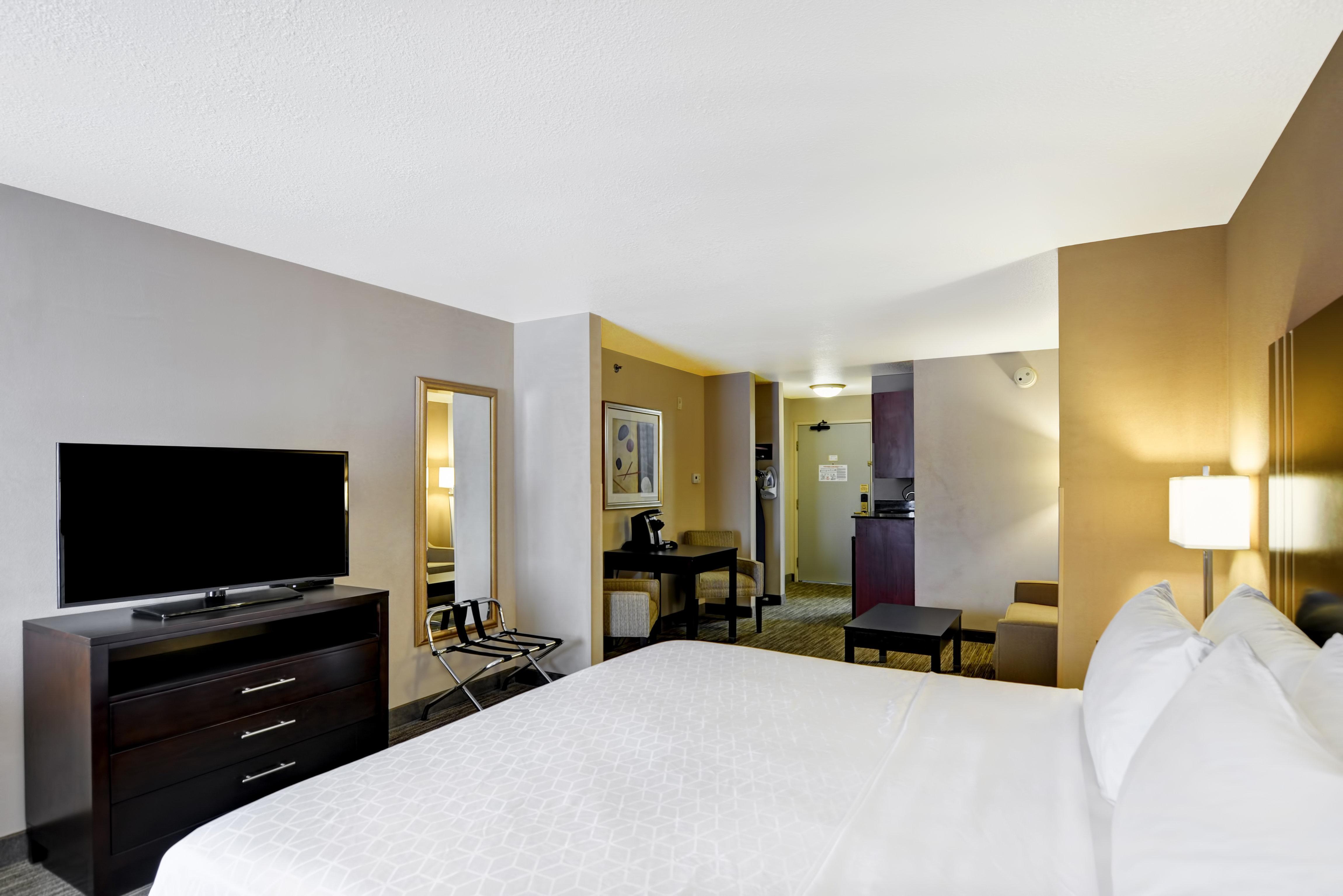 Hotel Express & Milwaukee-new Berlin By Ihg New Berlin