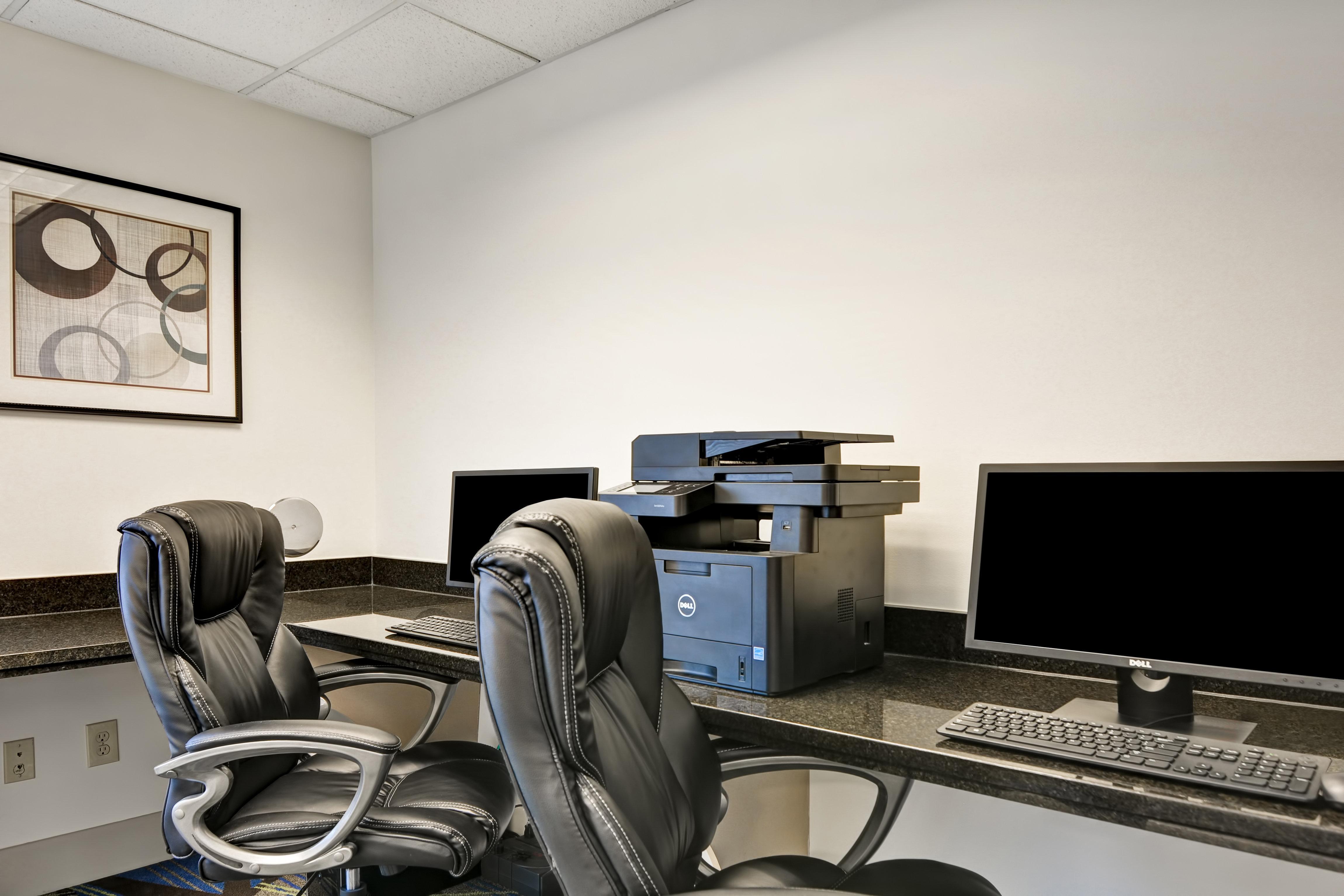 Express & Milwaukee-new Berlin By Ihg 2*