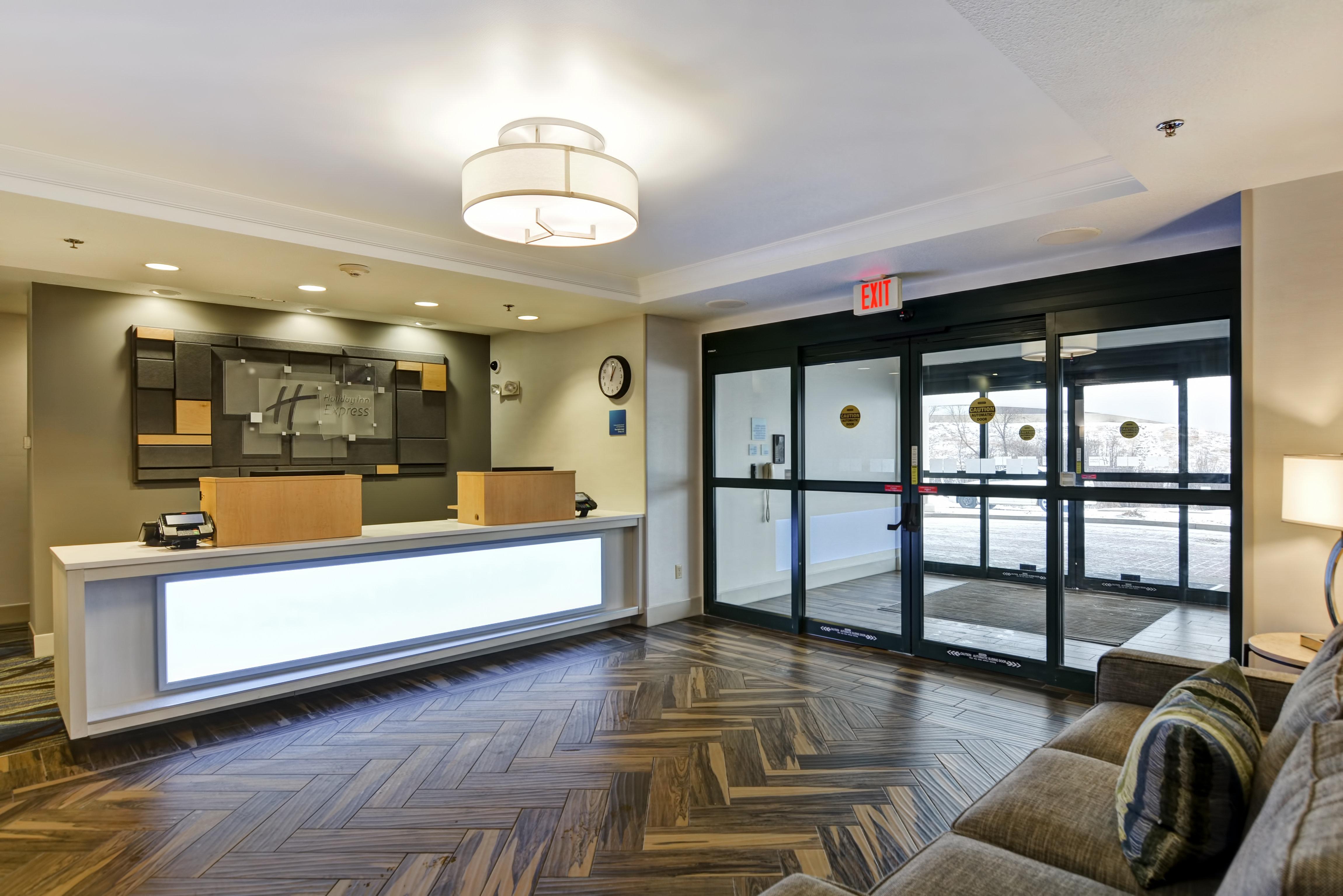 Hotel Express & Milwaukee-new Berlin By Ihg