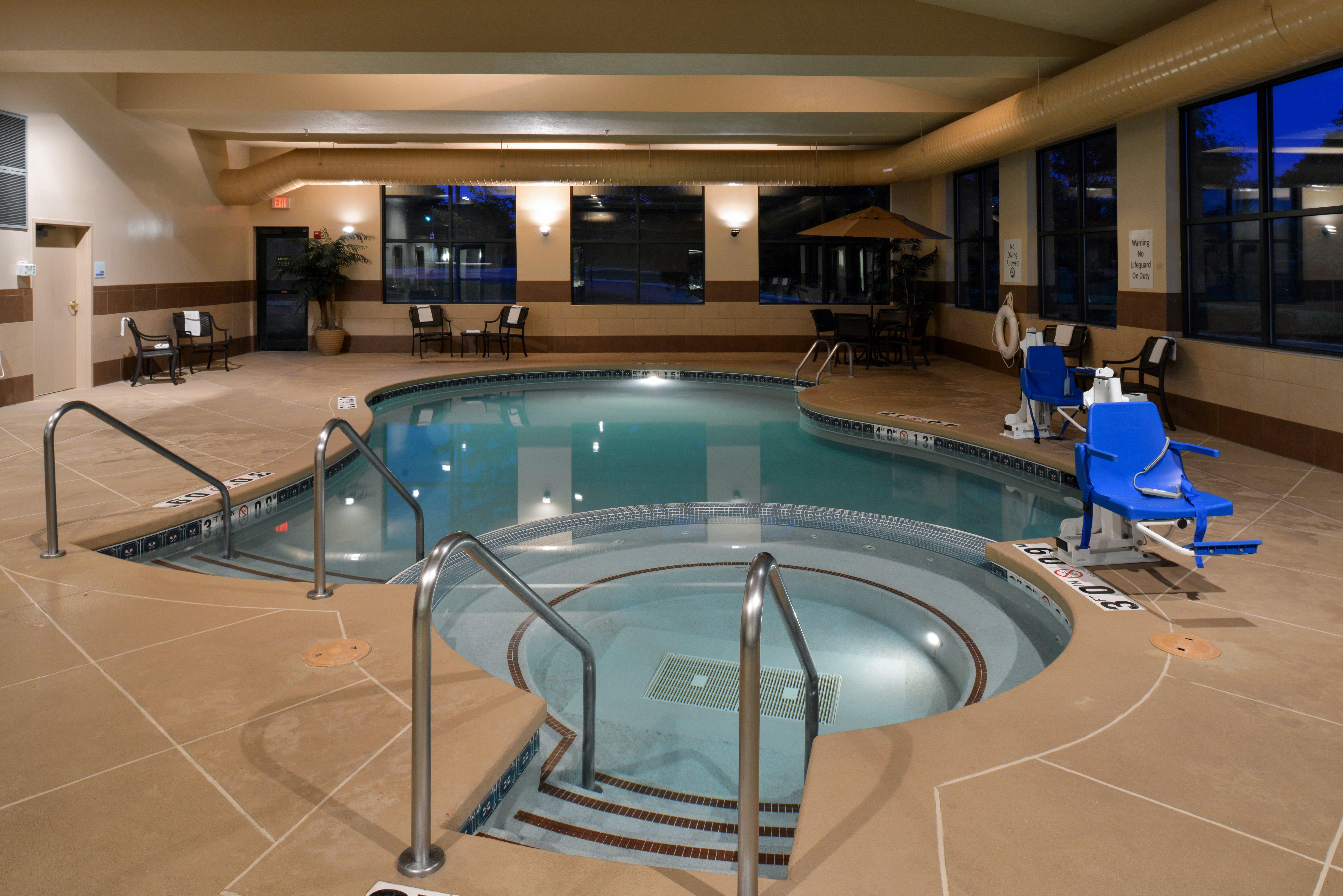 Hotel Express & Milwaukee-new Berlin By Ihg 2*
