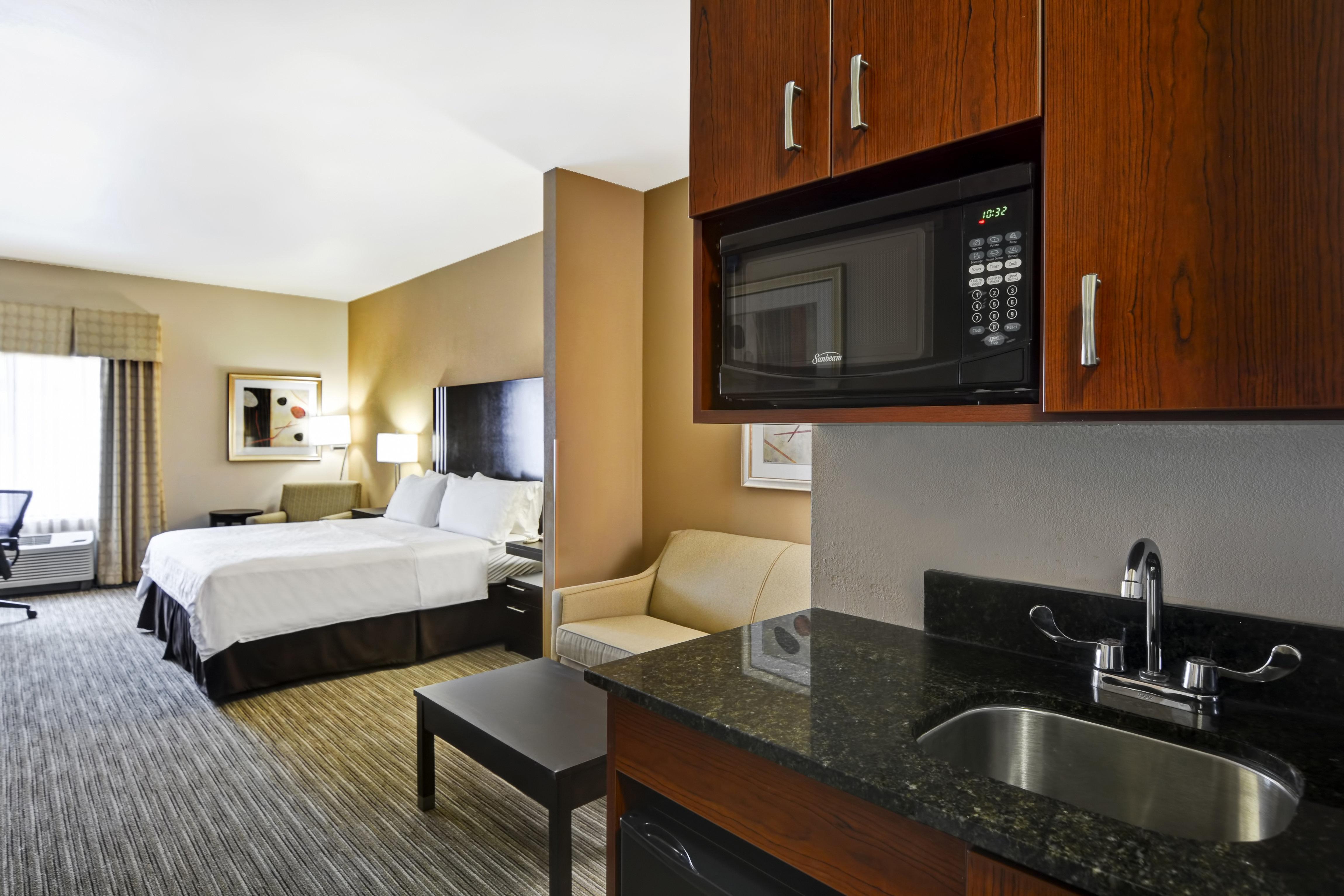Express & Milwaukee-new Berlin By Ihg Hotel New Berlin