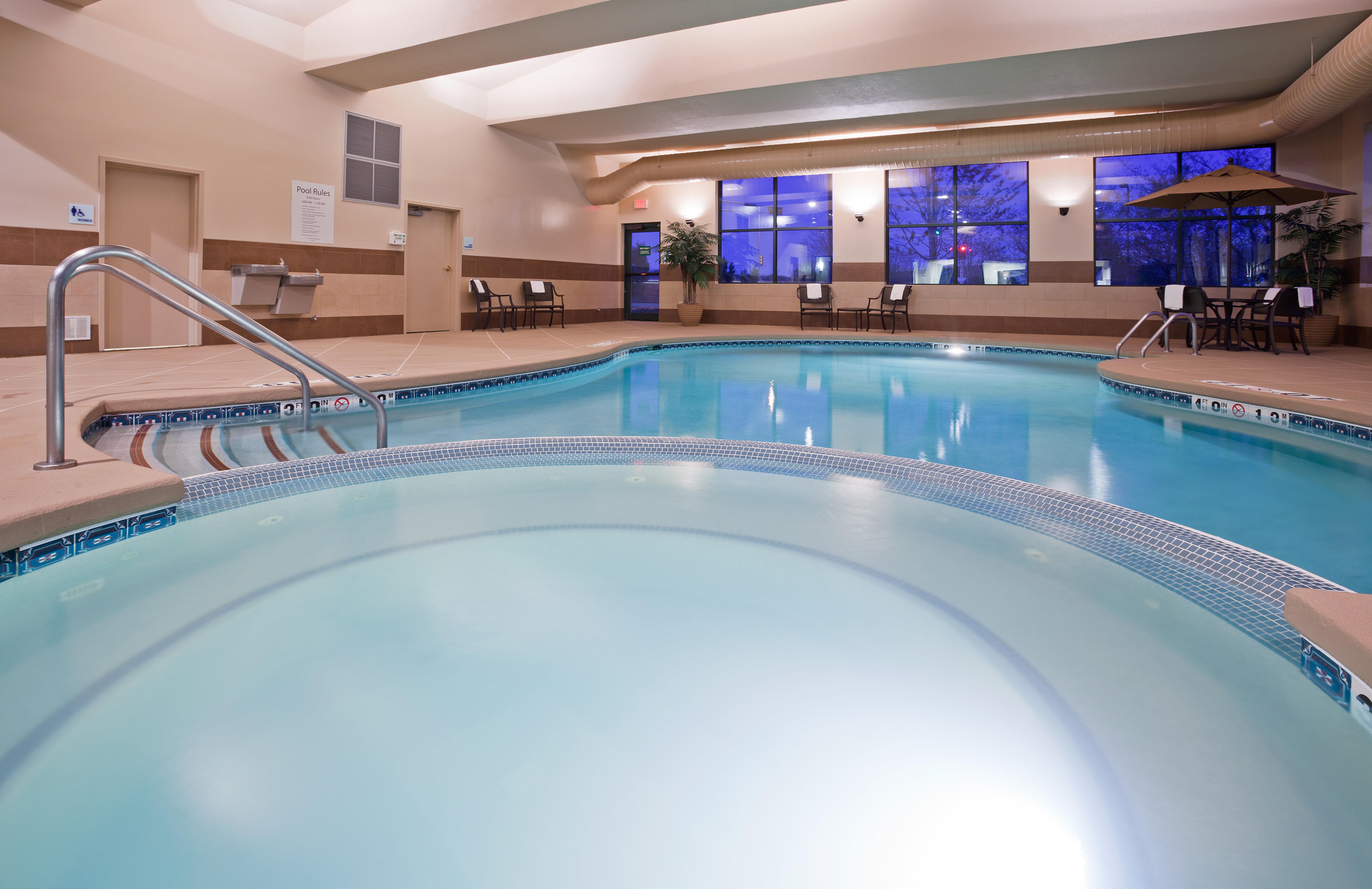 Express & Milwaukee-new Berlin By Ihg Hotel 2*