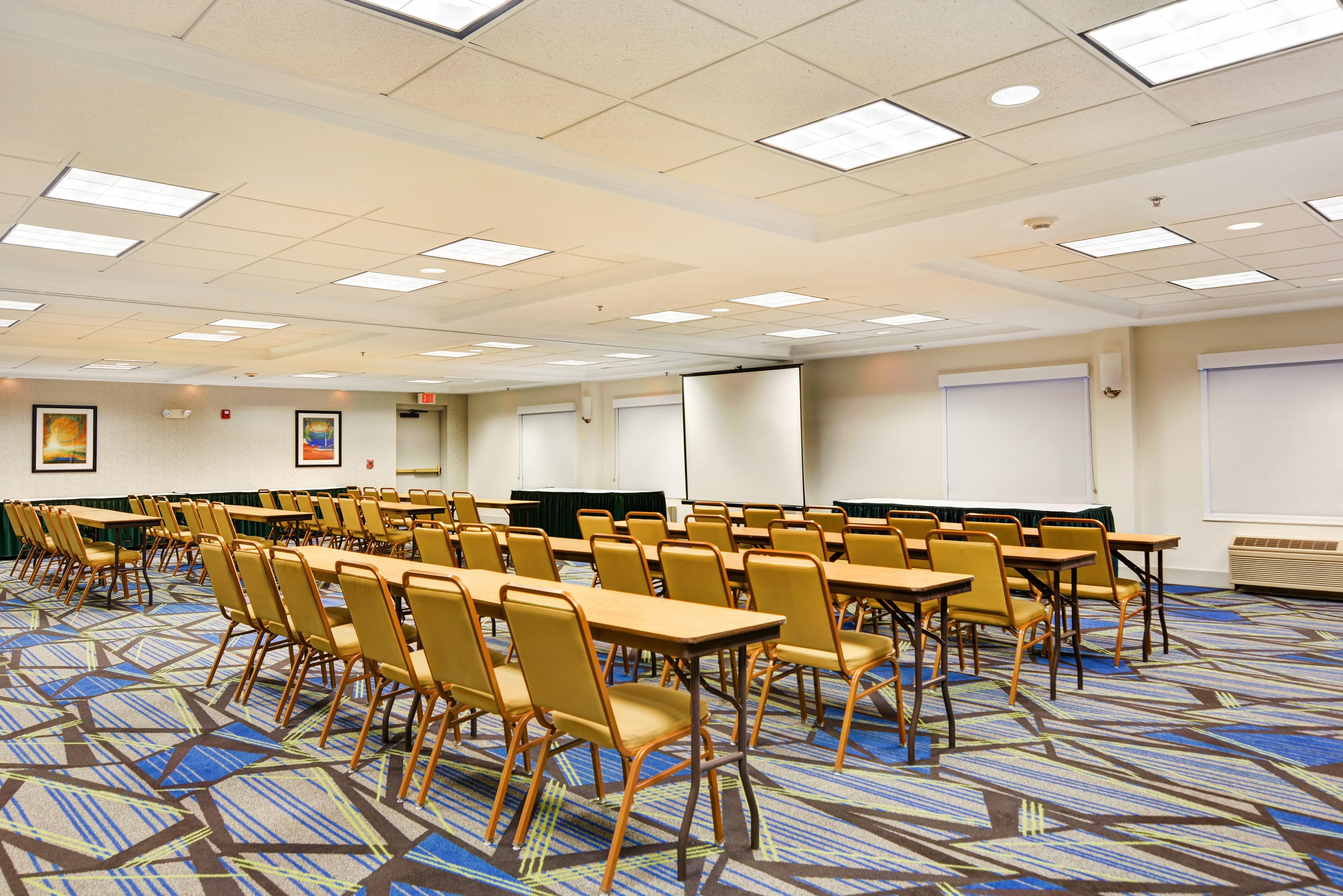 Express & Milwaukee-new Berlin By Ihg 2* New Berlin