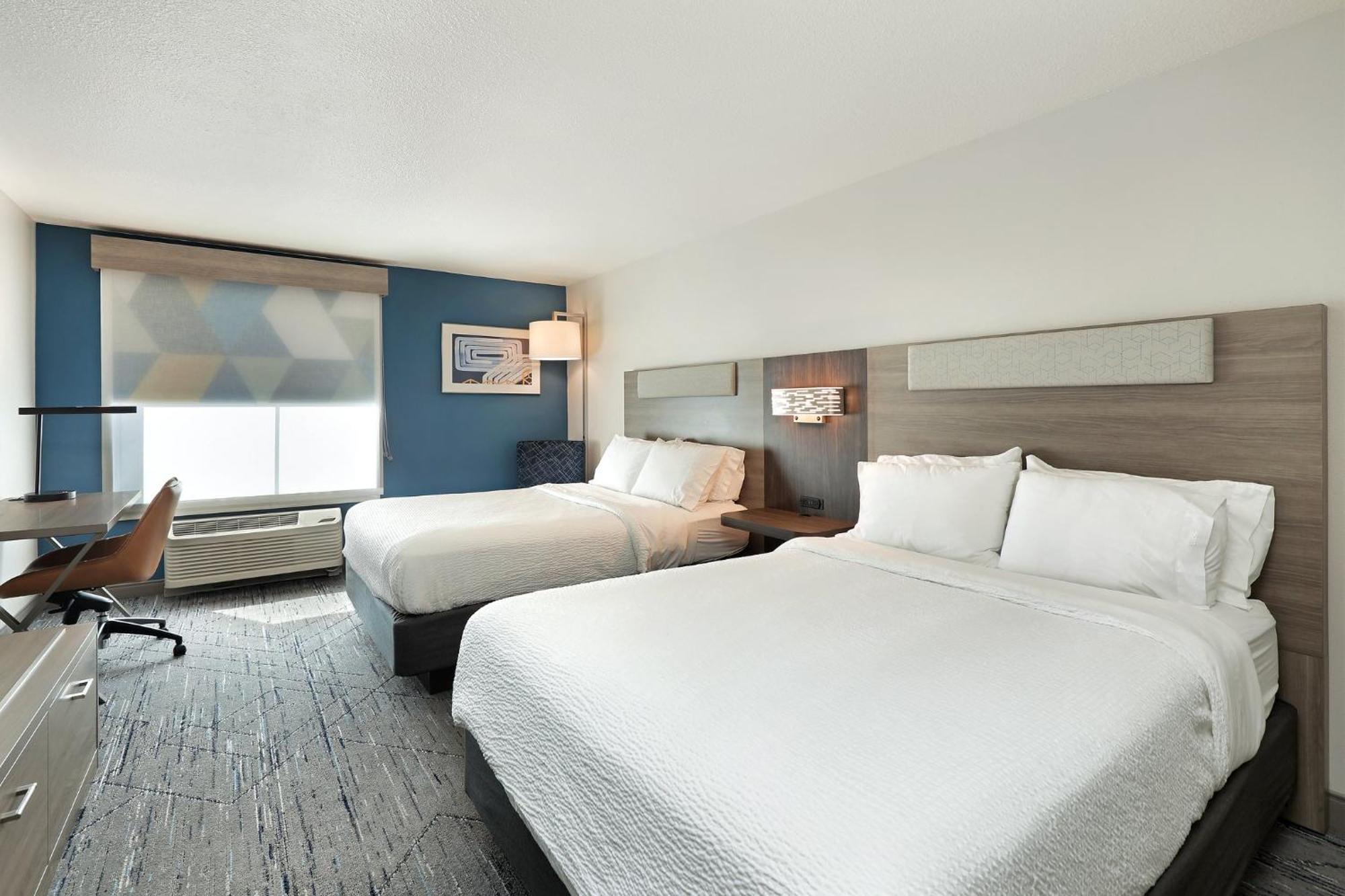 Express & Milwaukee-new Berlin By Ihg Hotel 2*