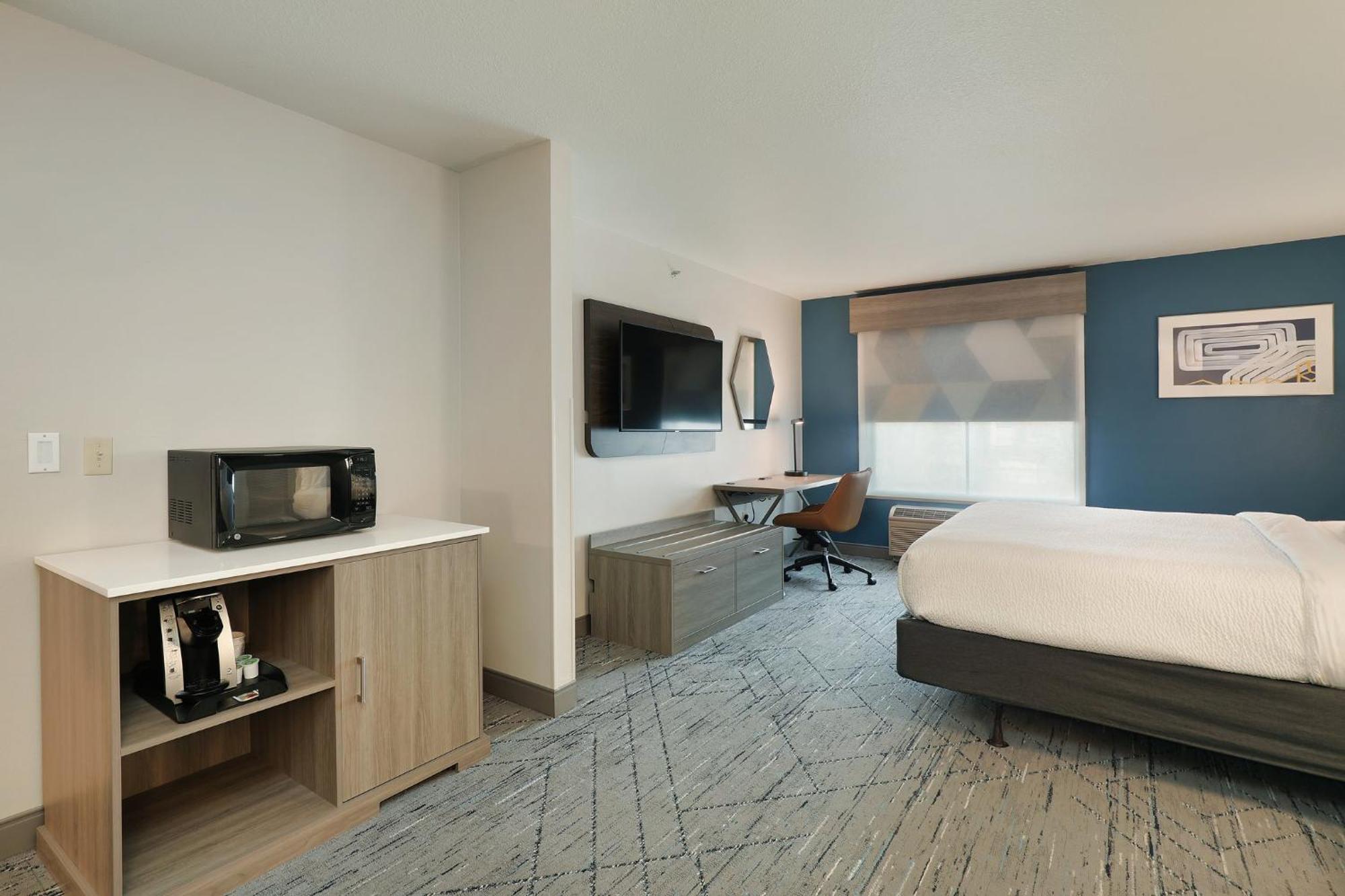 Hotel Express & Milwaukee-new Berlin By Ihg 2*