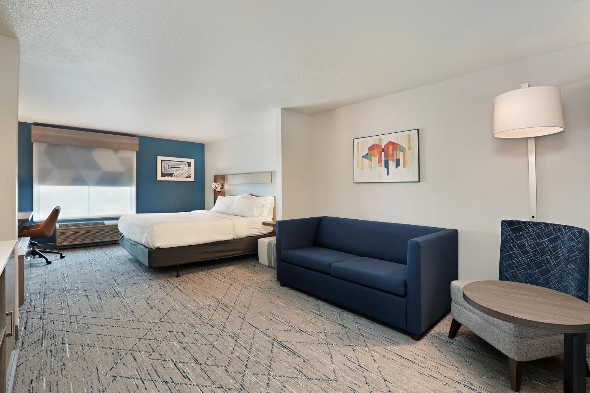 Express & Milwaukee-new Berlin By Ihg