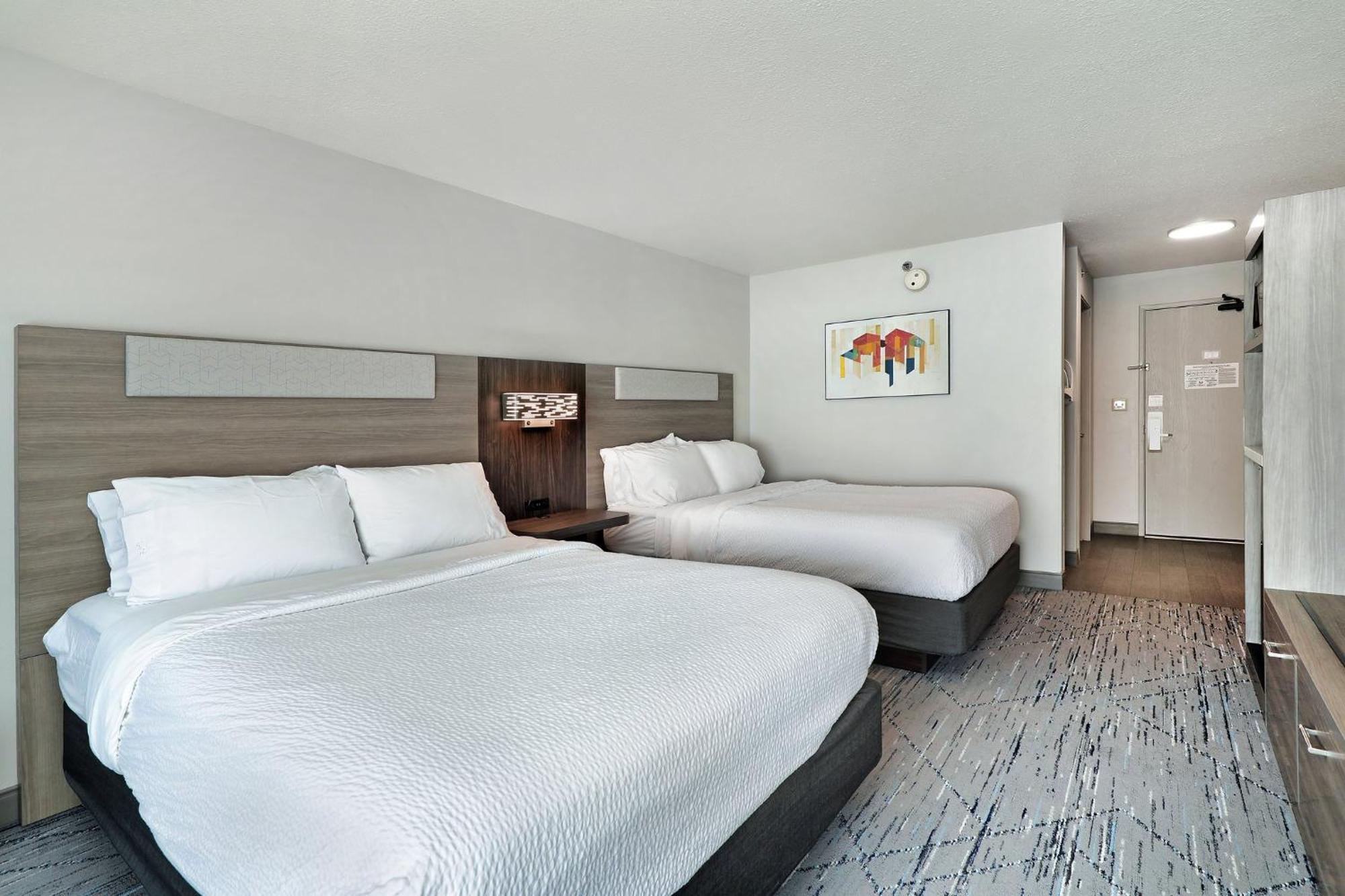 Express & Milwaukee-new Berlin By Ihg Hotel