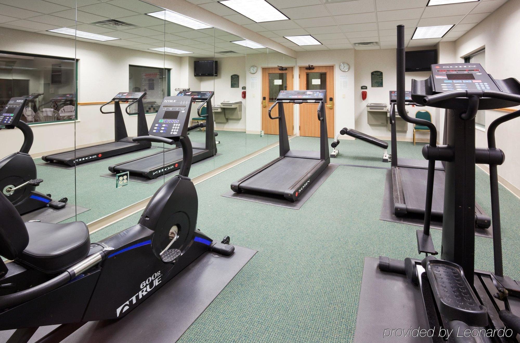 Express & Milwaukee-new Berlin By Ihg Hotel 2*