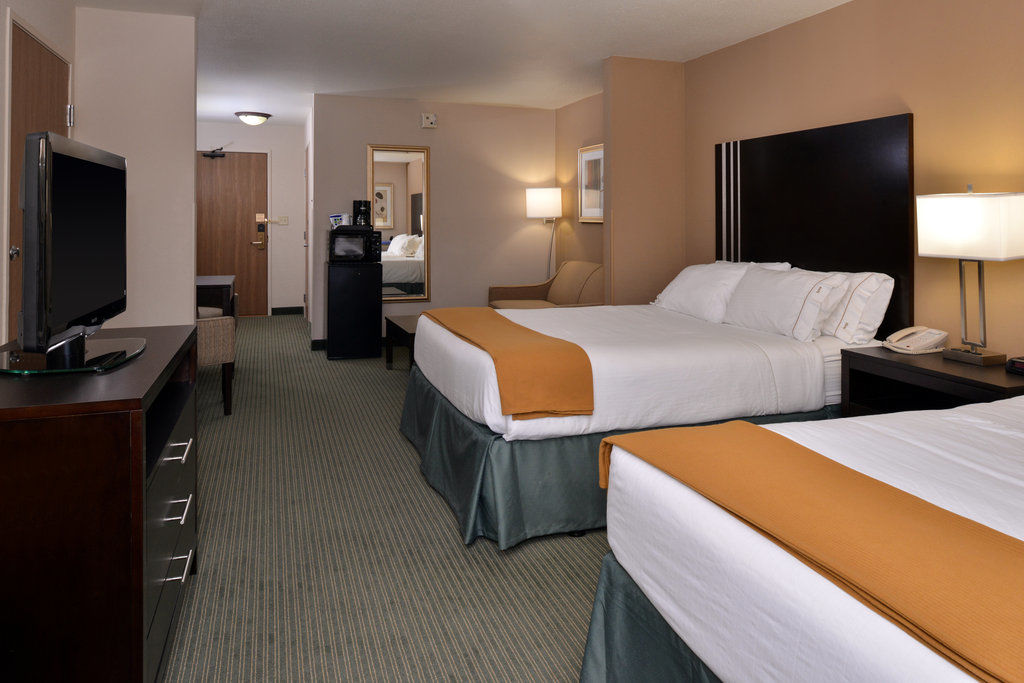 Express & Milwaukee-new Berlin By Ihg 2*