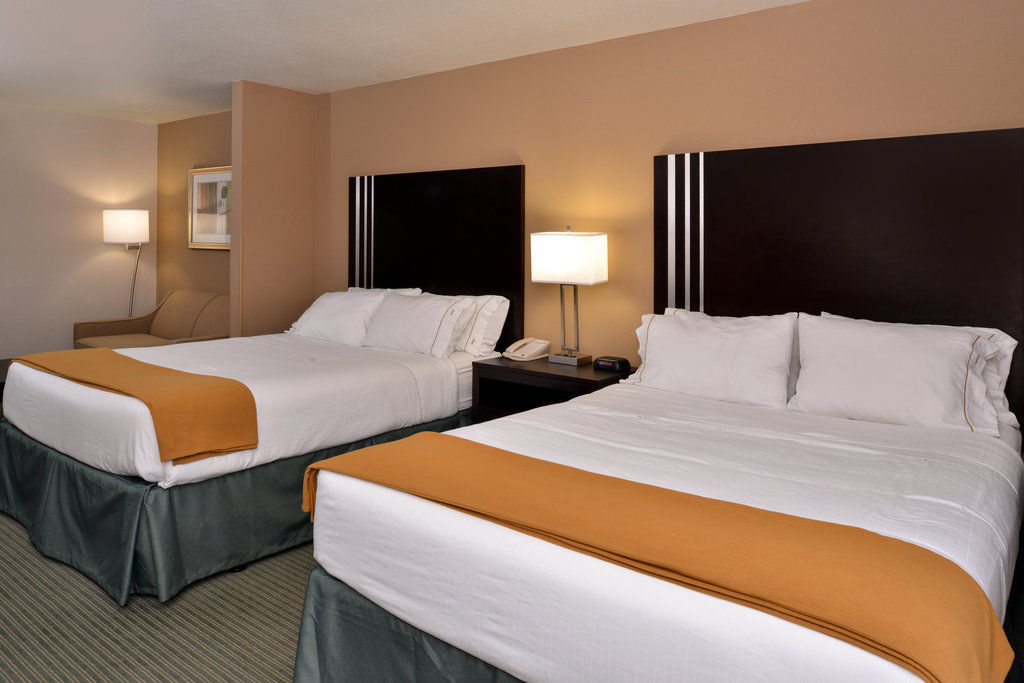 Hotel Express & Milwaukee-new Berlin By Ihg 2*