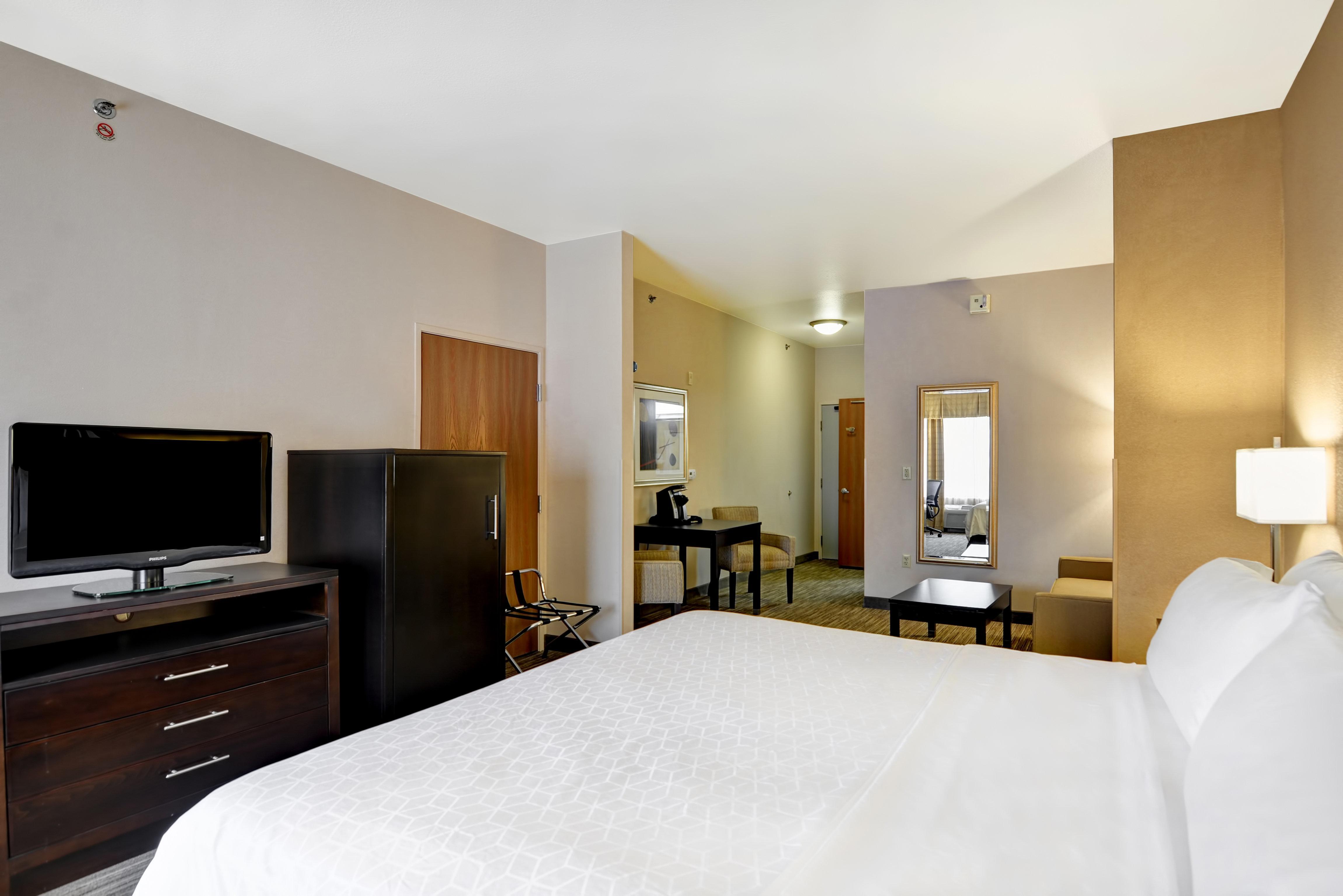 Express & Milwaukee-new Berlin By Ihg Hotel New Berlin