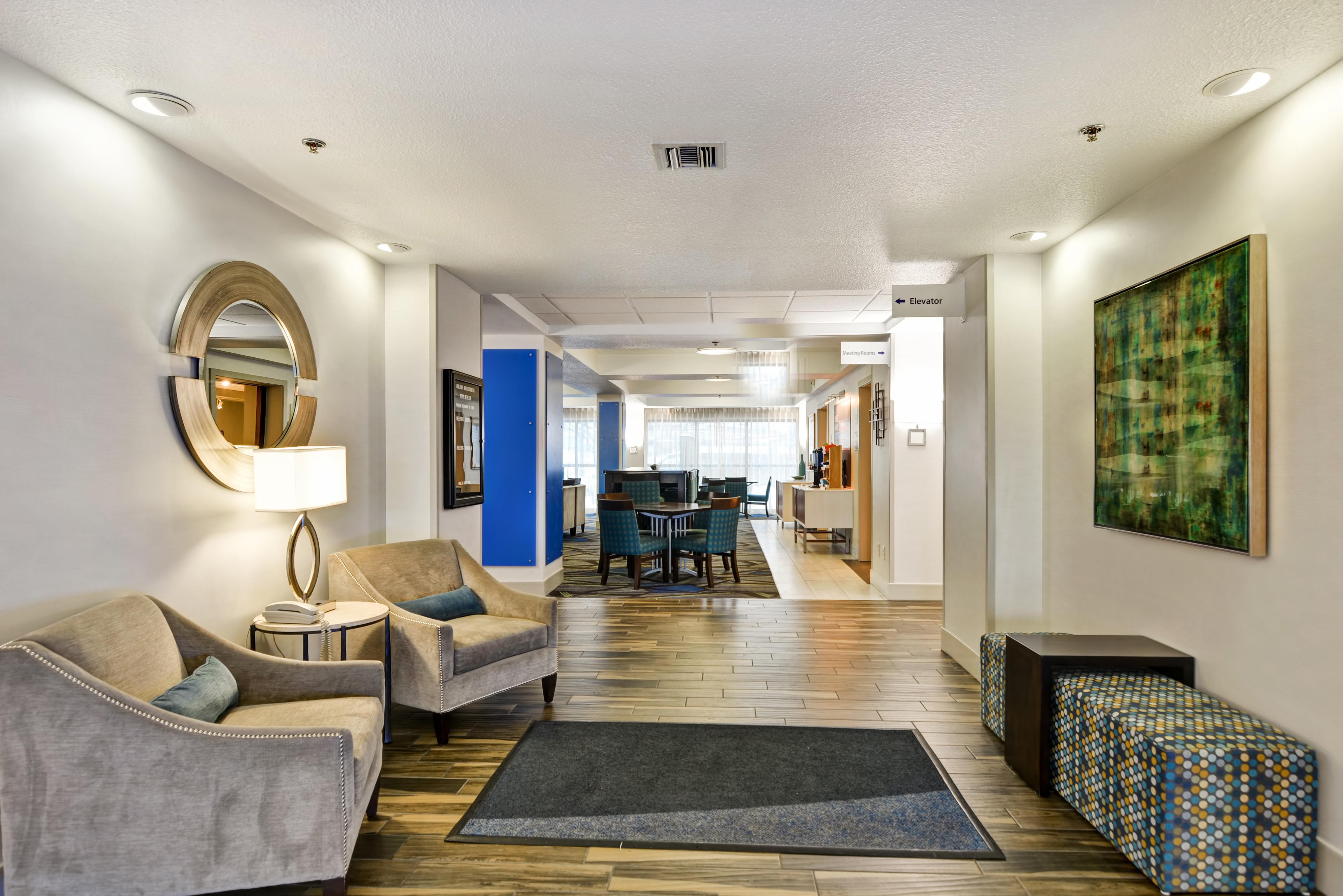 Express & Milwaukee-new Berlin By Ihg