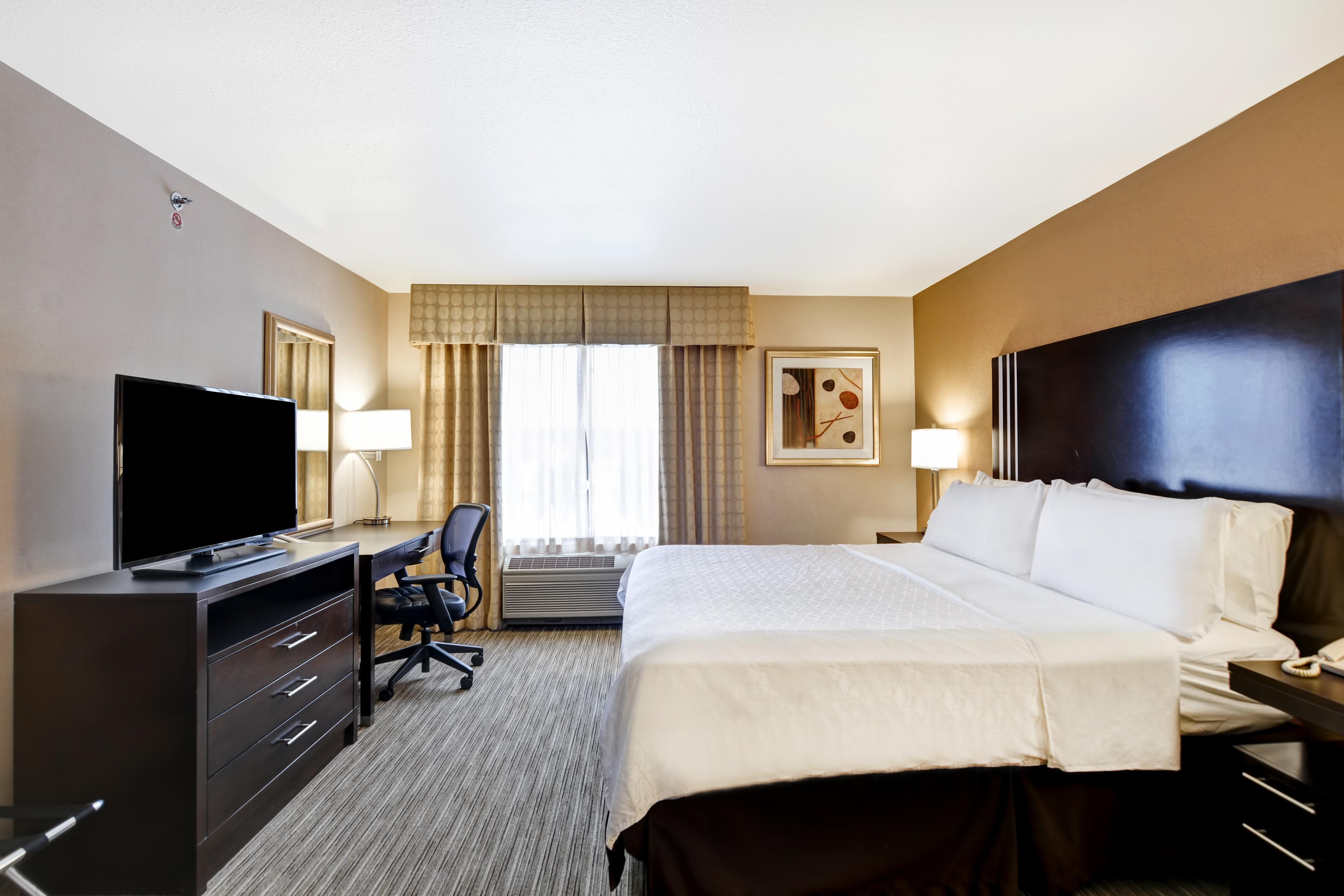 Express & Milwaukee-new Berlin By Ihg Hotel New Berlin