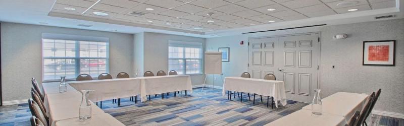 Express & Milwaukee-new Berlin By Ihg 2*