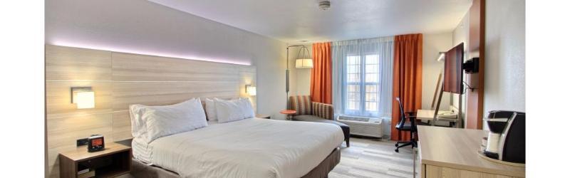 Express & Milwaukee-new Berlin By Ihg